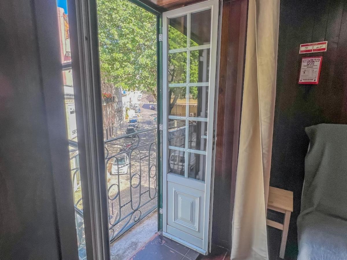 Apartment Cozy Charming Flat In Flowers Garden!
